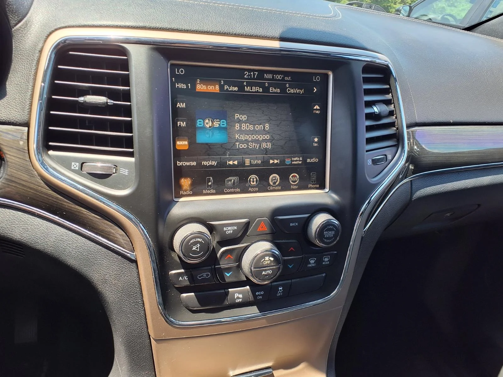 Used 2015 Gray Jeep Overland image 17