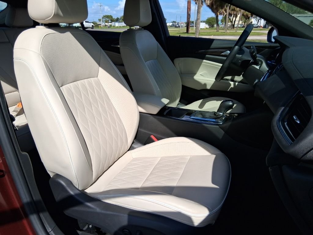 Used 2019 Red Buick Avenir image 16