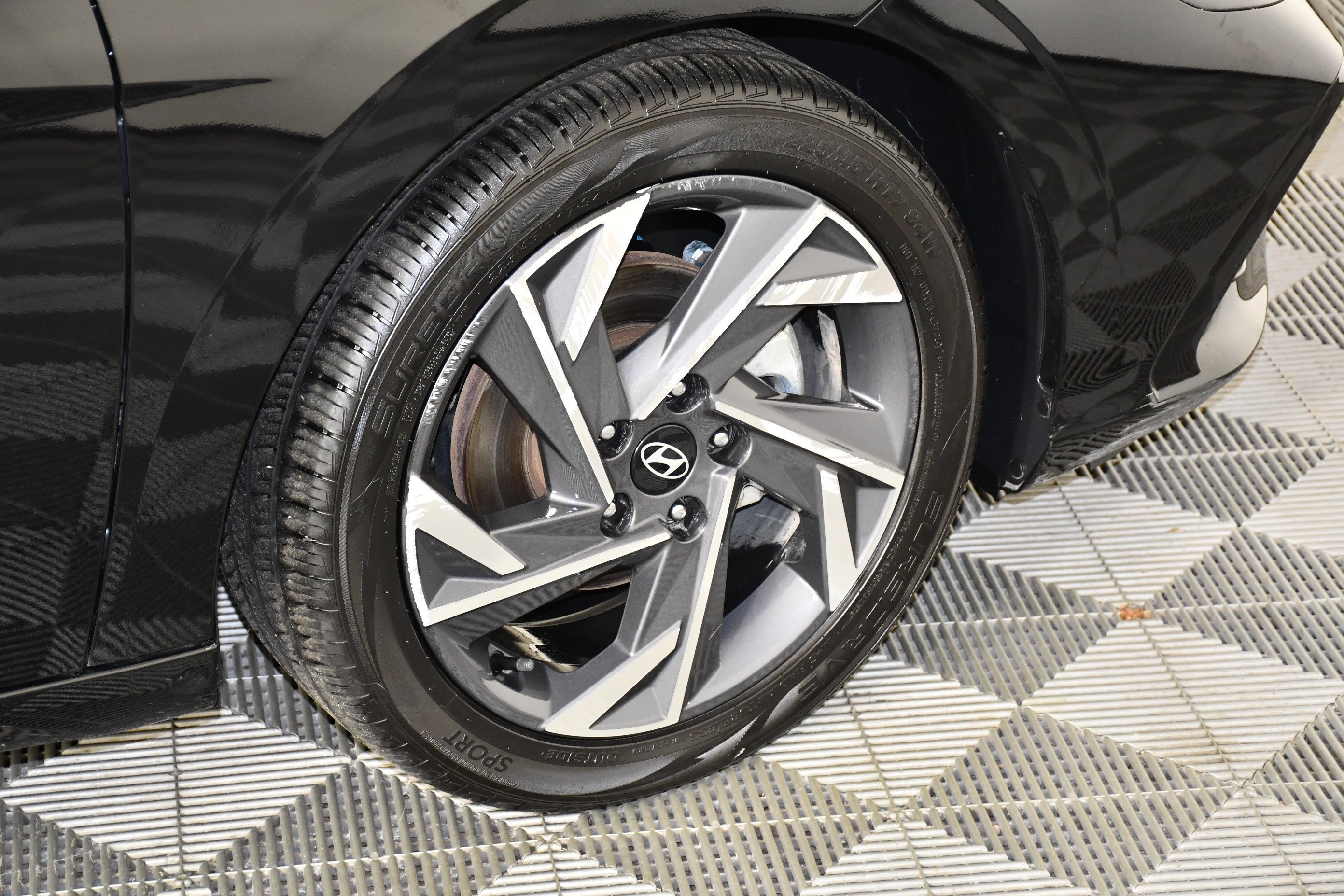 Used 2025 Abyss Black Hyundai Limited image 41