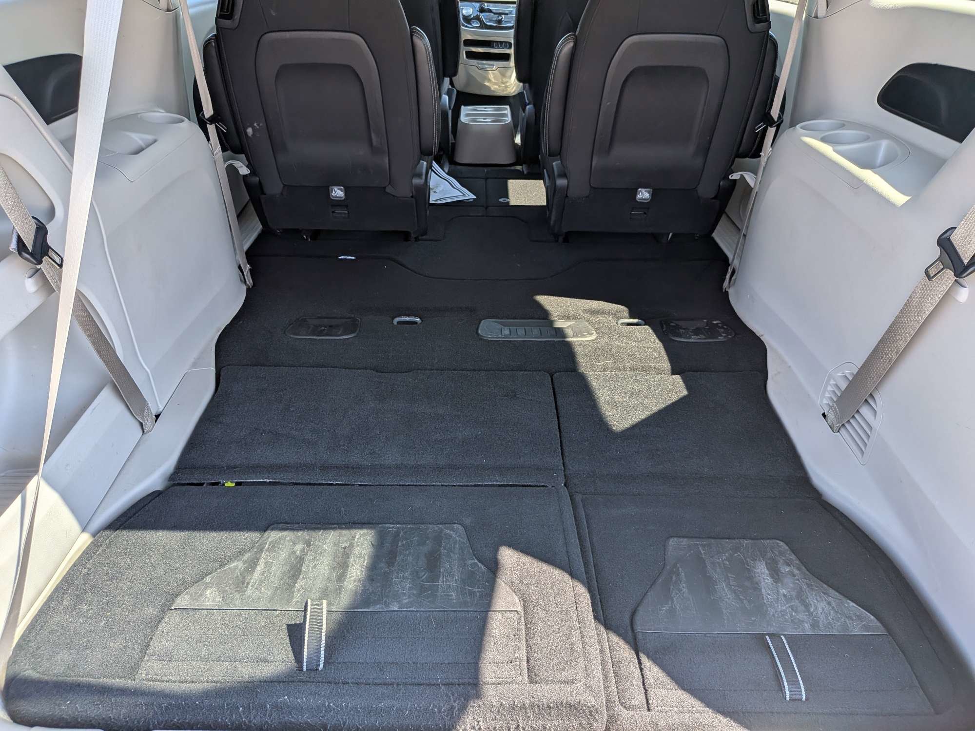 Used 2023 Black Chrysler LX image 5