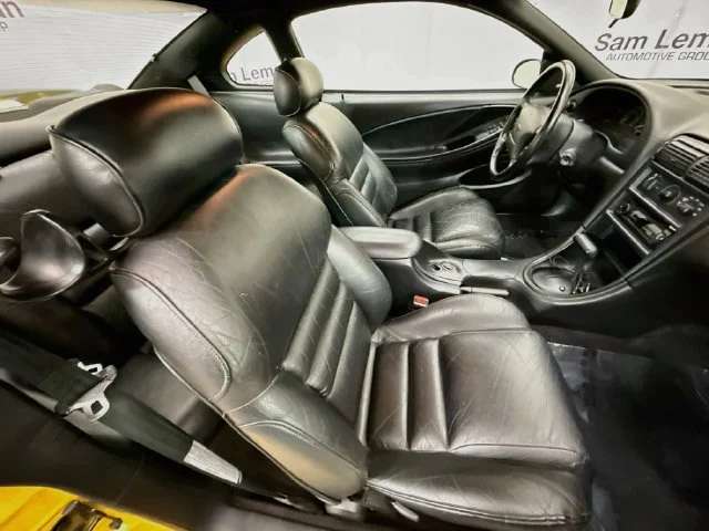 Used 1995 Yellow Ford  image 24