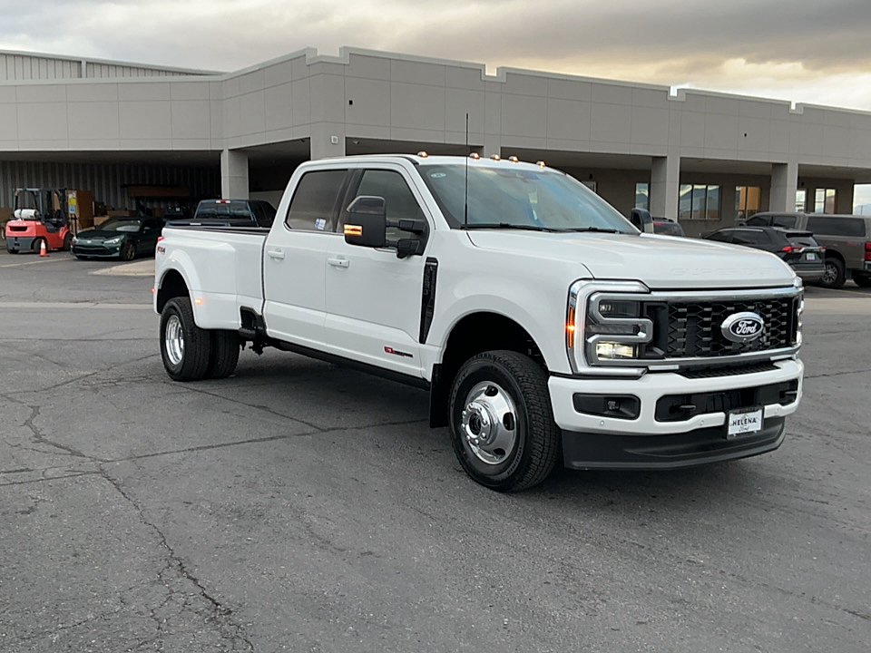 New 2027 Star White Metallic Tri-Coat Ford F-350® Platinum® image 7