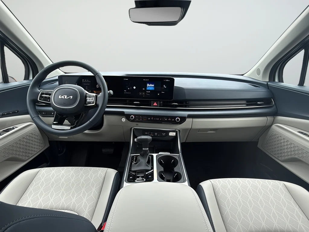 New 2026 Snow White Pearl Kia EX image 13