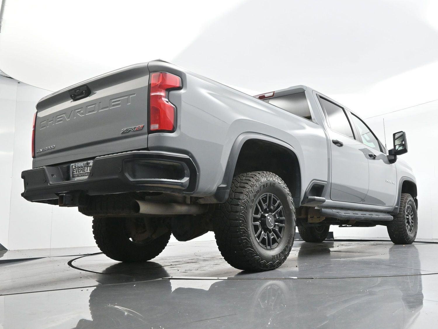 Used 2025 Slate Gray Metallic Chevrolet ZR2 image 45