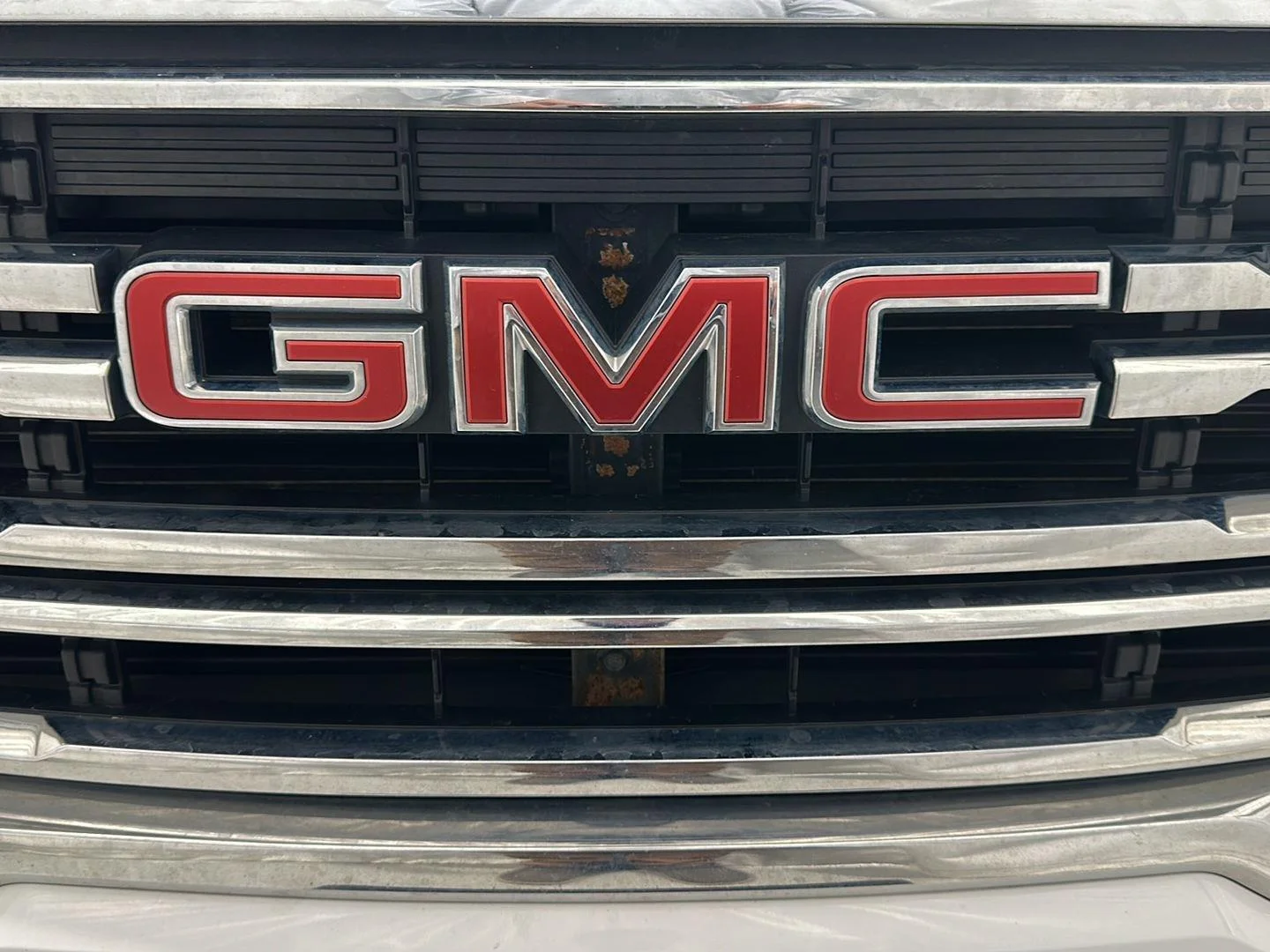 Used 2022 Summit White GMC SLE image 26