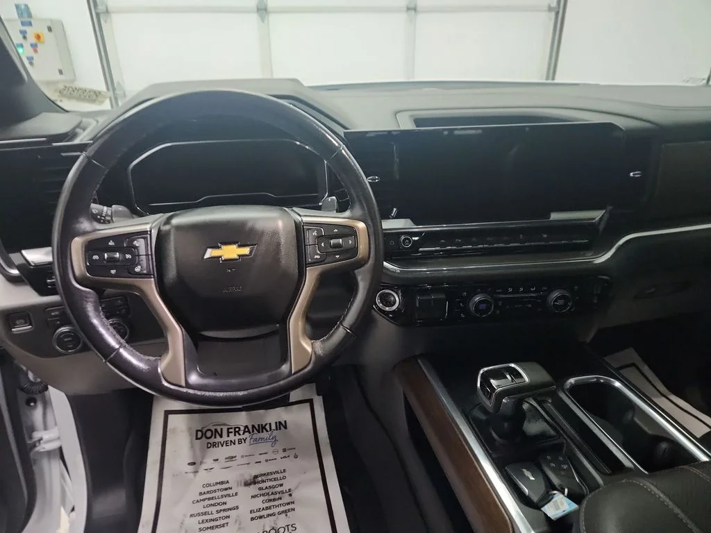 Used 2023 Beige Chevrolet High Country image 10