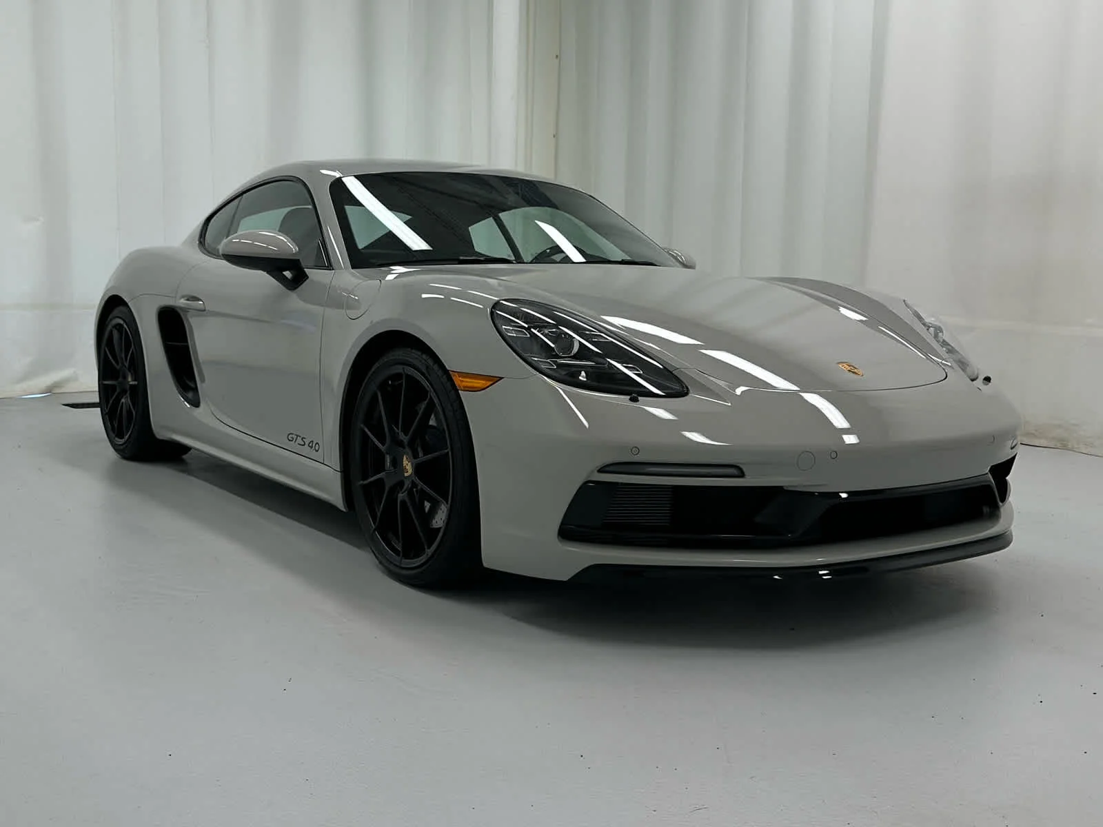 Used 2025 Chalk Porsche GTS 4.0 image 2