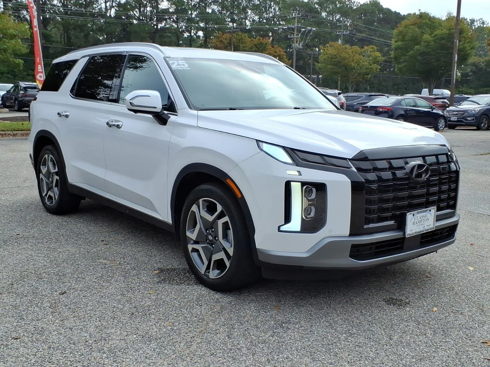 Used 2025 Hyper White Hyundai SEL Premium 7P image 5