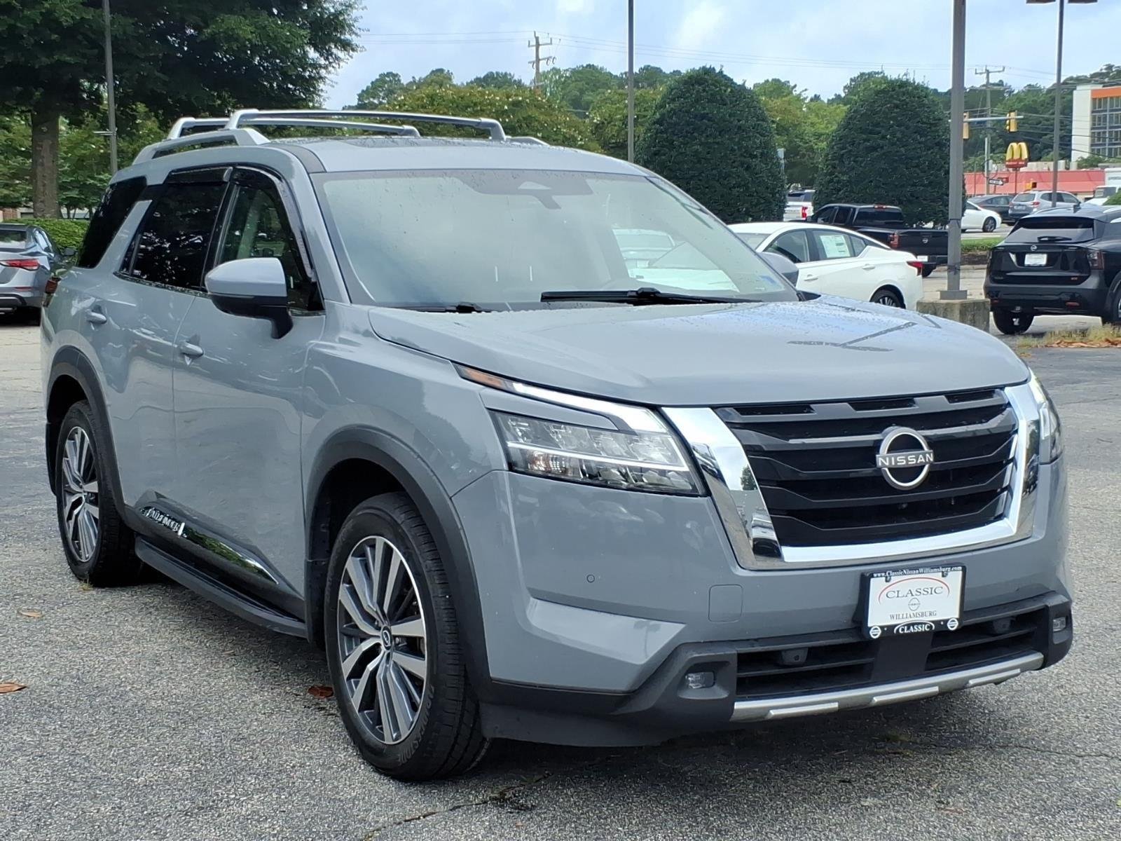 Used 2022 Boulder Gray Pearl Nissan Platinum image 5