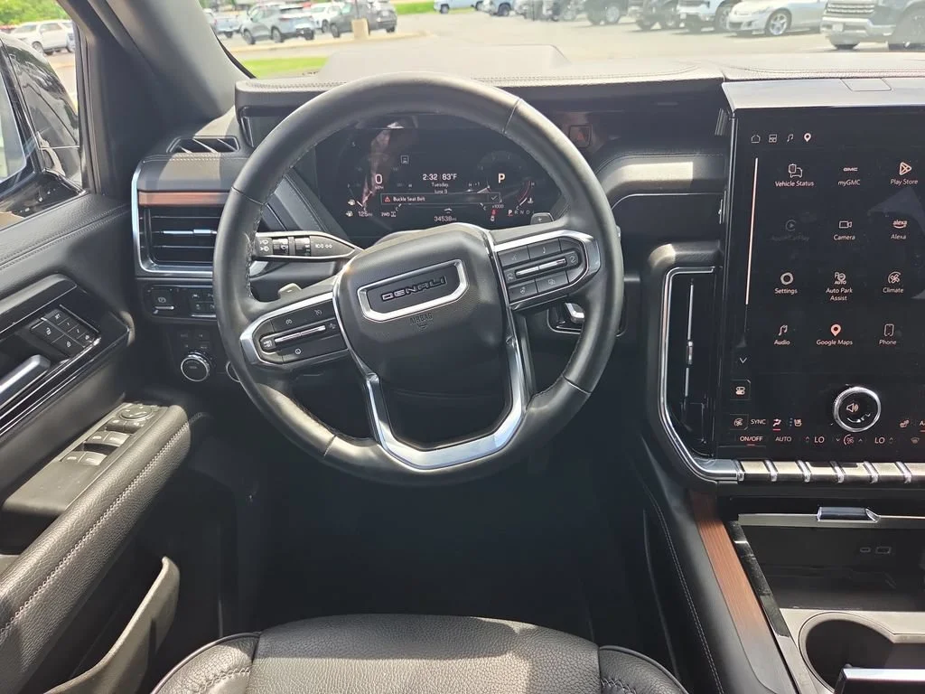 2025 GMC Yukon Denali - Photo 12