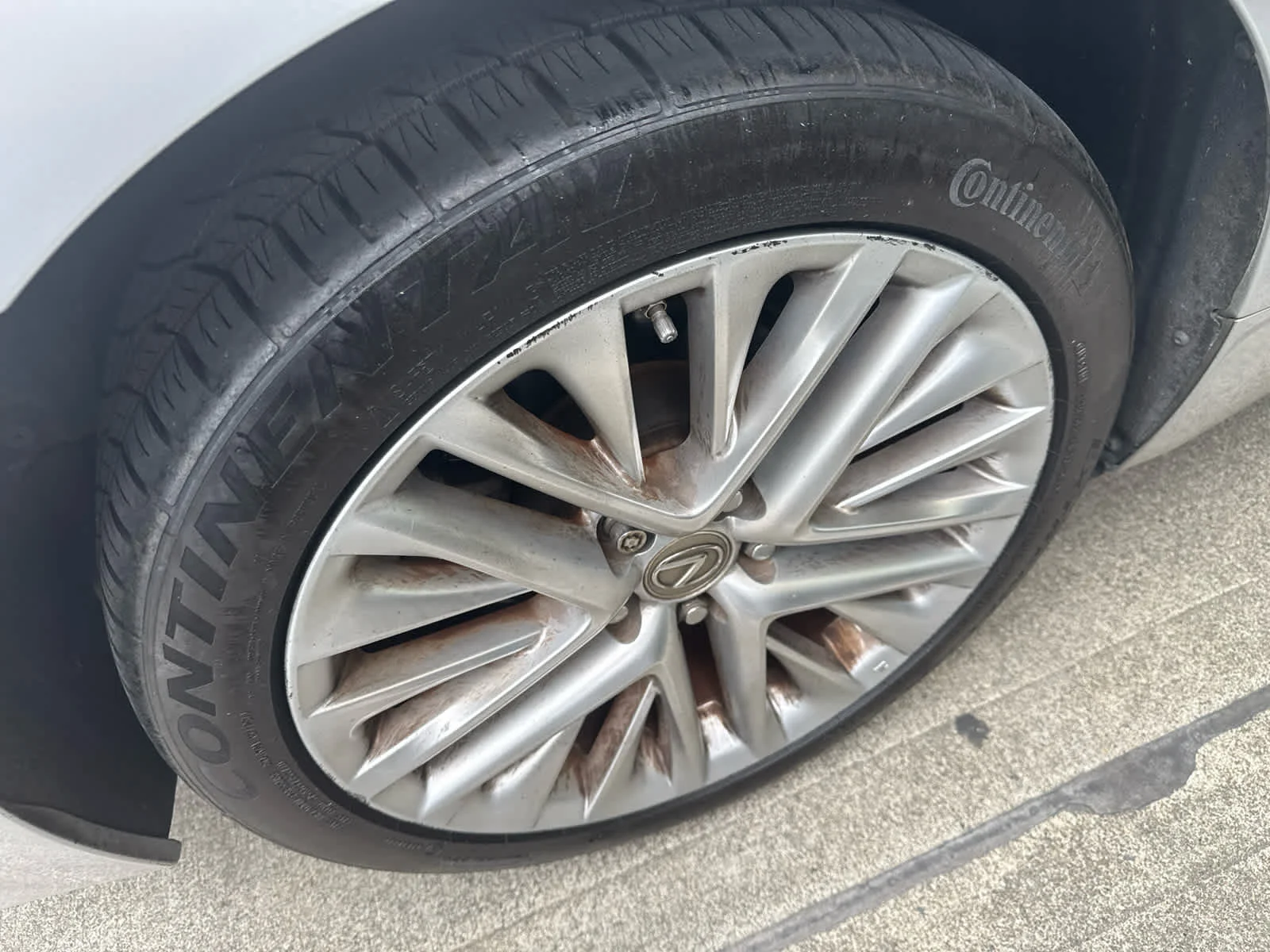 Used 2013 Silver Lining Metallic Lexus 4dr Sdn image 4