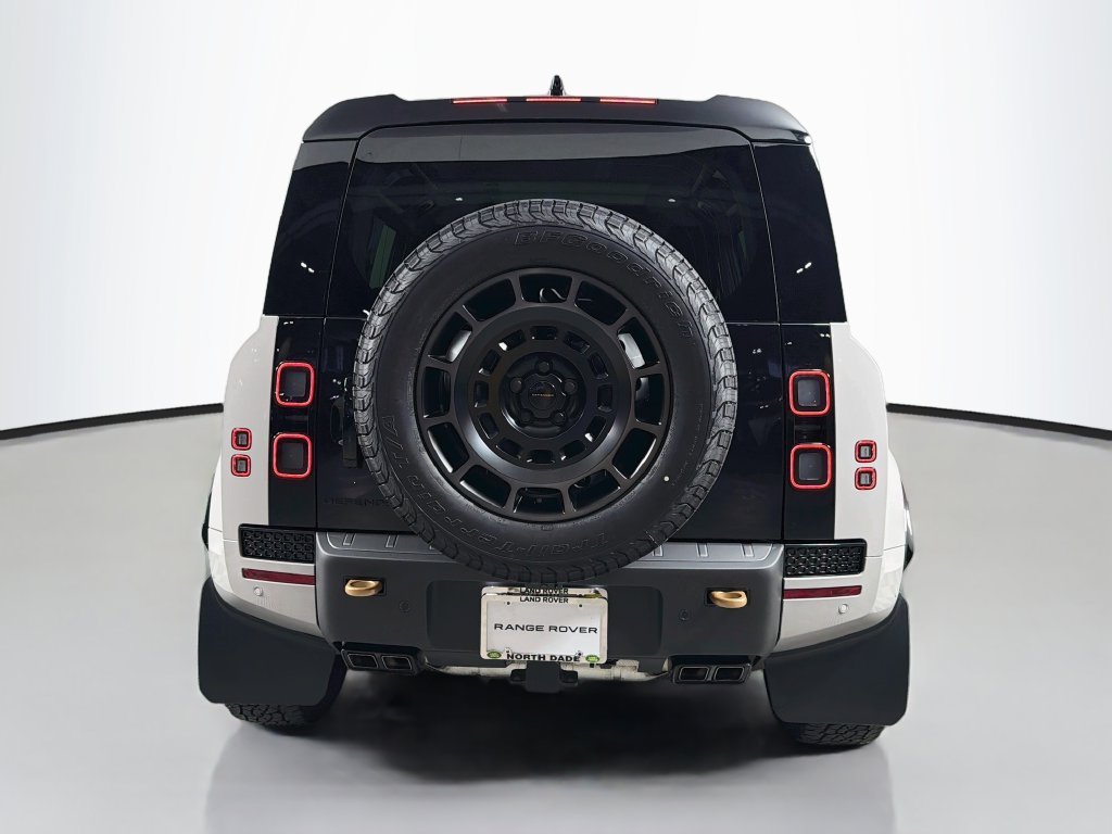 Used 2026 Gray Land Rover OCTA image 6