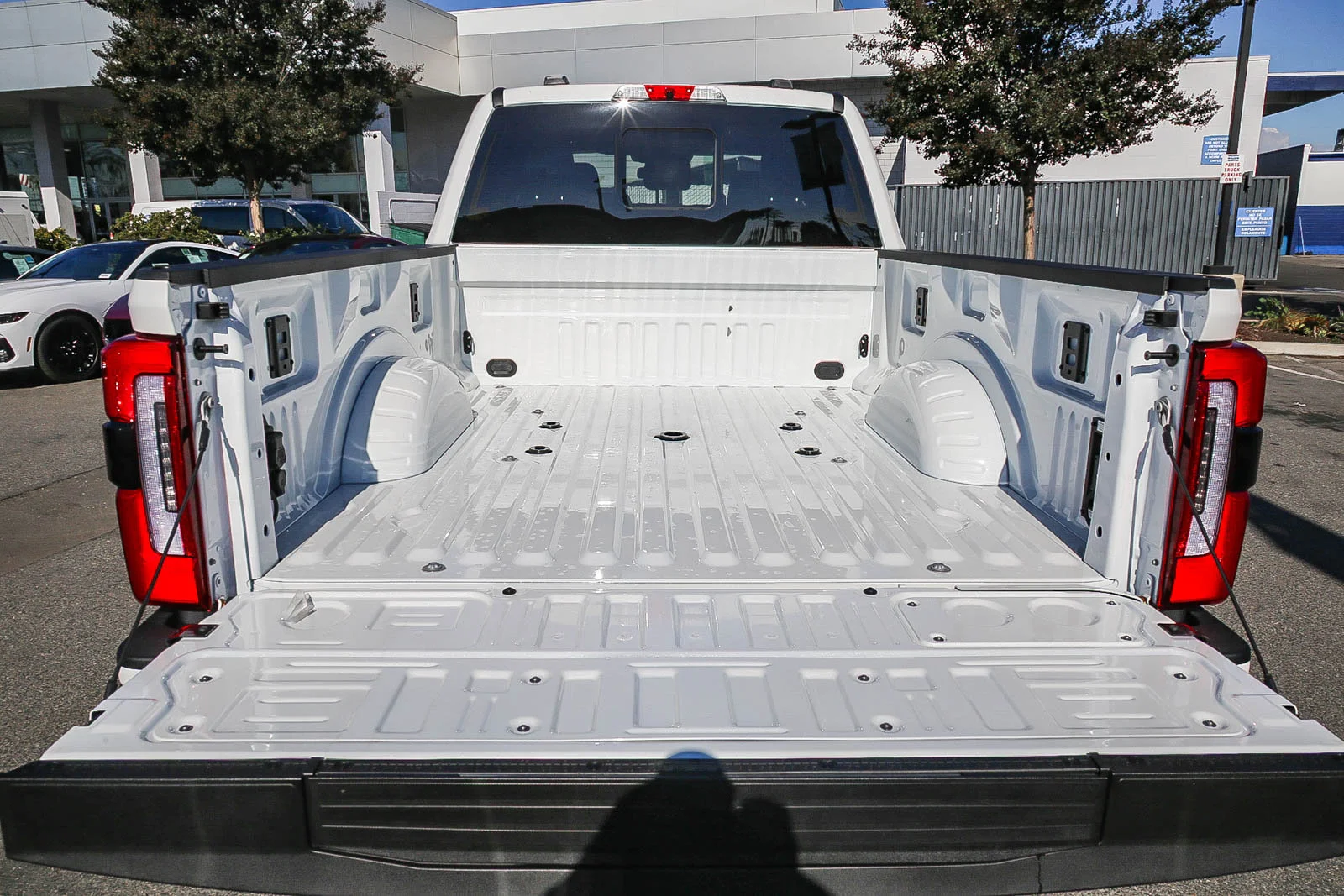 2026 Ford F-350 Super Duty Platinum - Photo 13