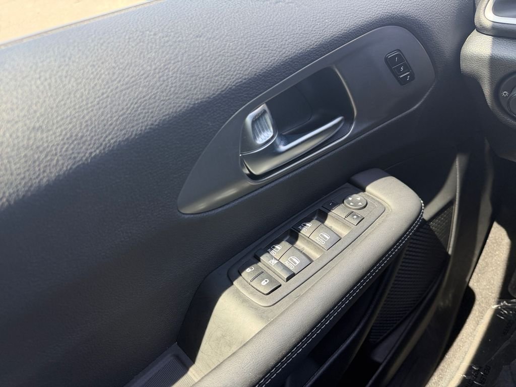 Used 2026 Silver Chrysler Select image 11