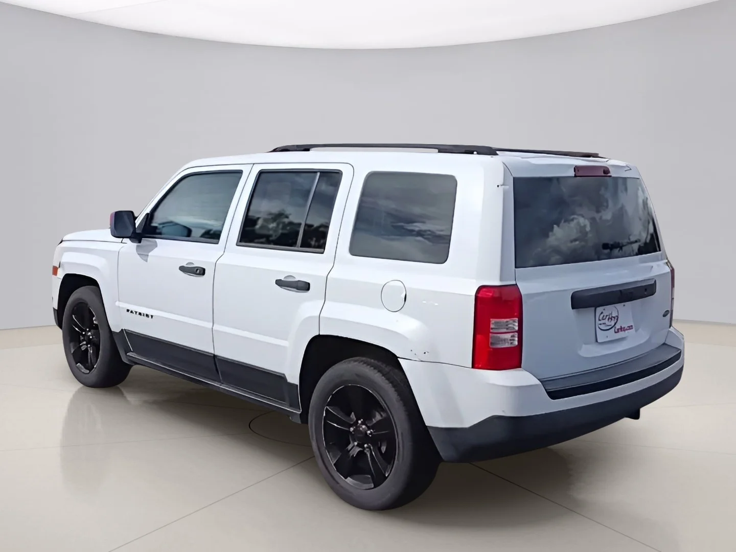 Used 2015 White Jeep SPORT image 3