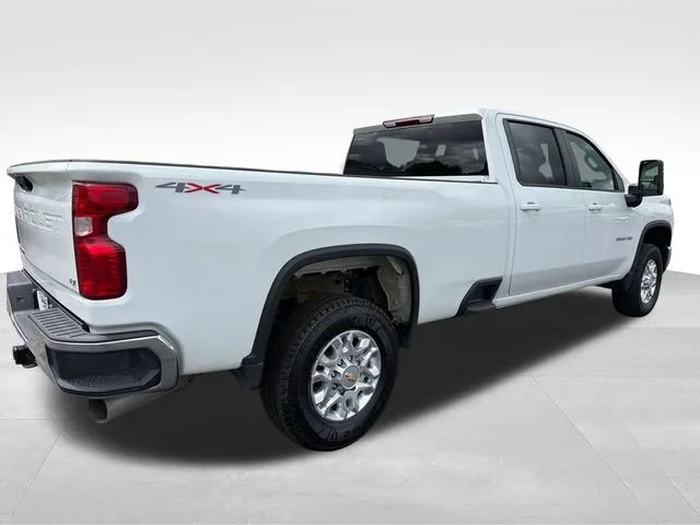 Used 2024 Summit White Chevrolet LT image 7