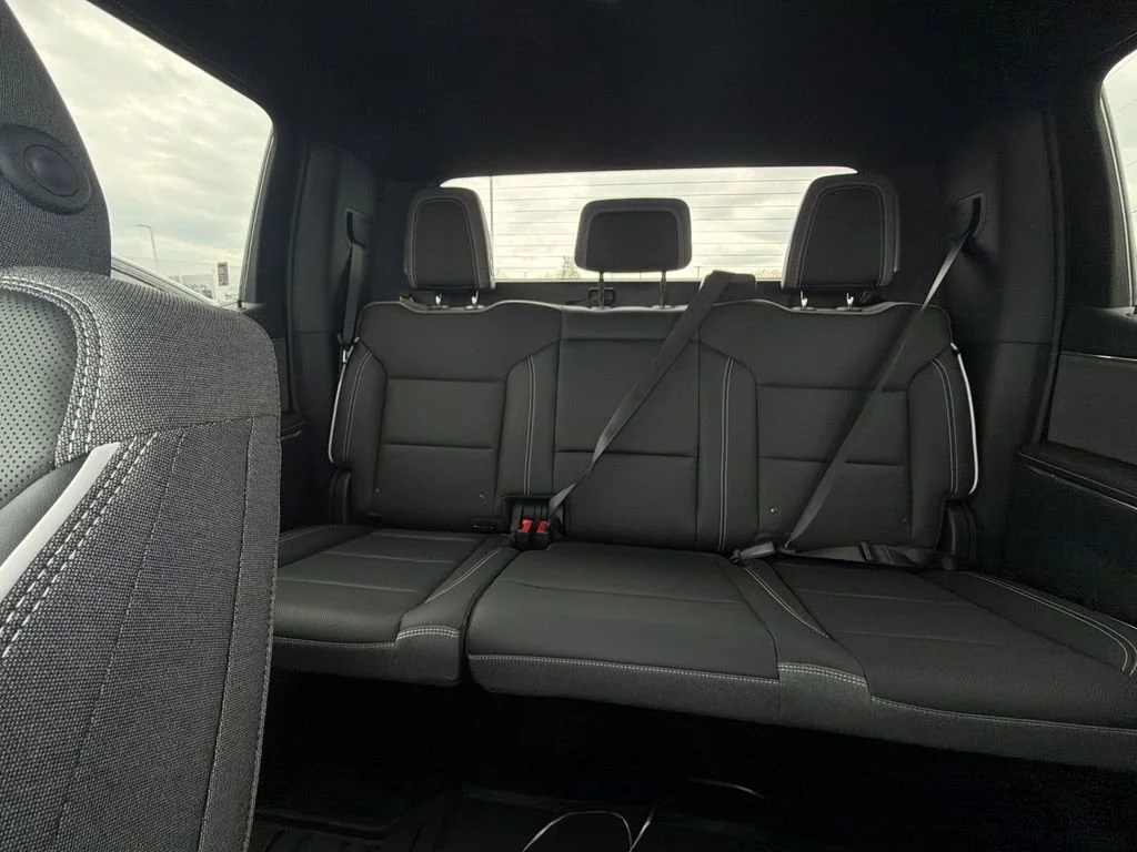 New 2026 Onyx Black GMC Elevation Standard Range image 13