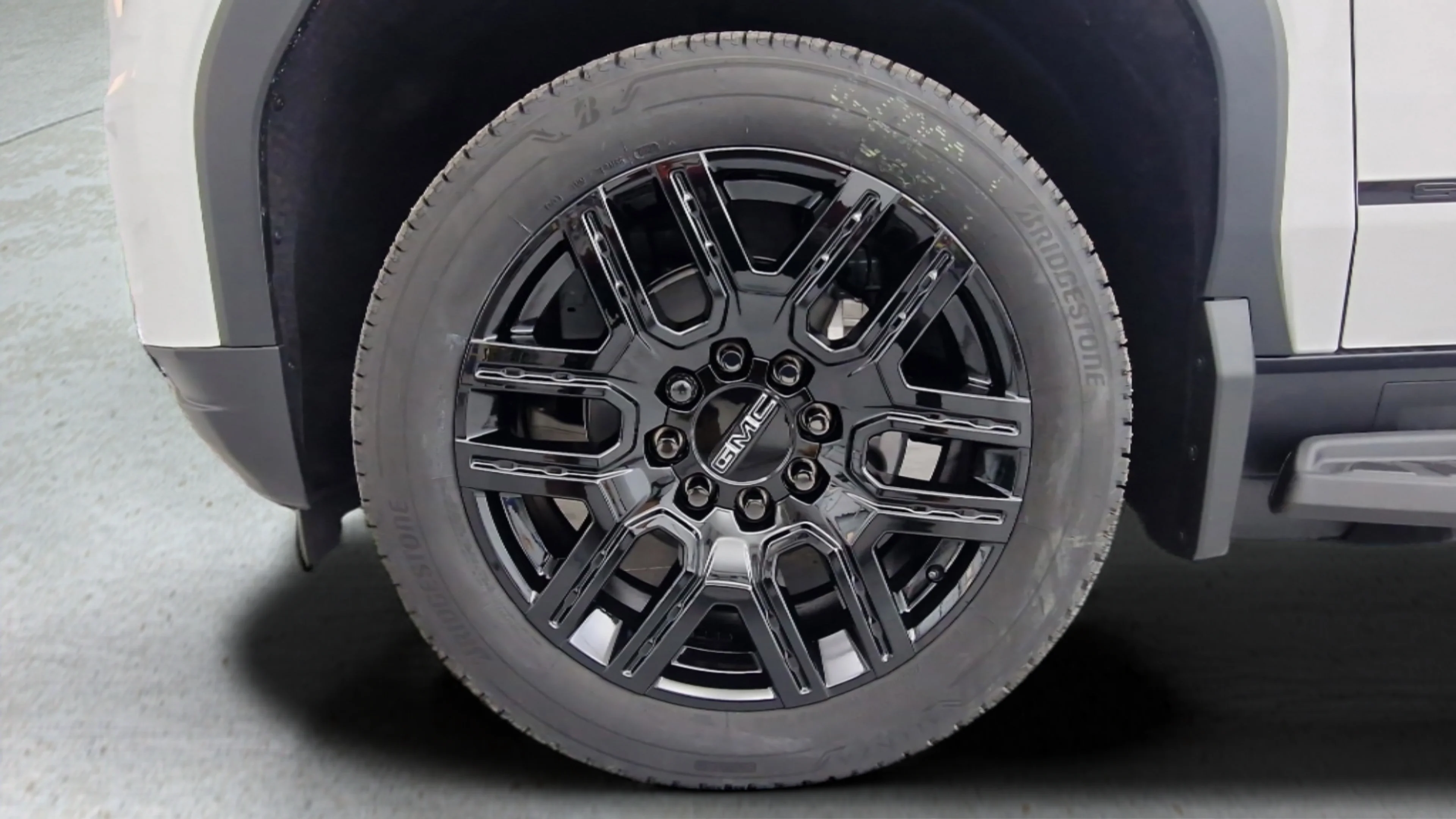 New 2026 Summit White GMC Elevation Standard Range image 30