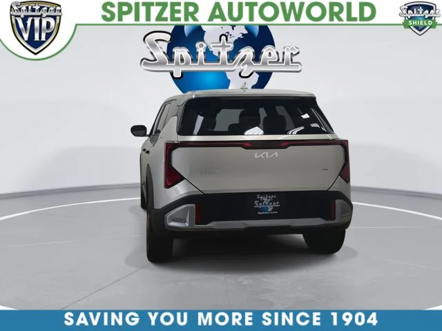 New 2027 Ivory Silver Kia S image 9