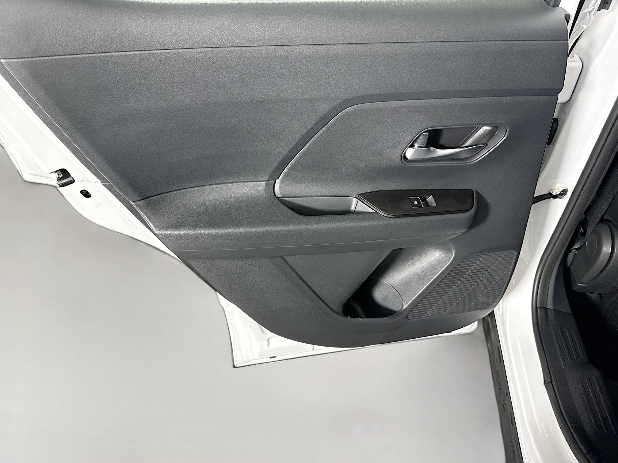 Used 2026 Aspen White Tricoat Nissan SR image 22