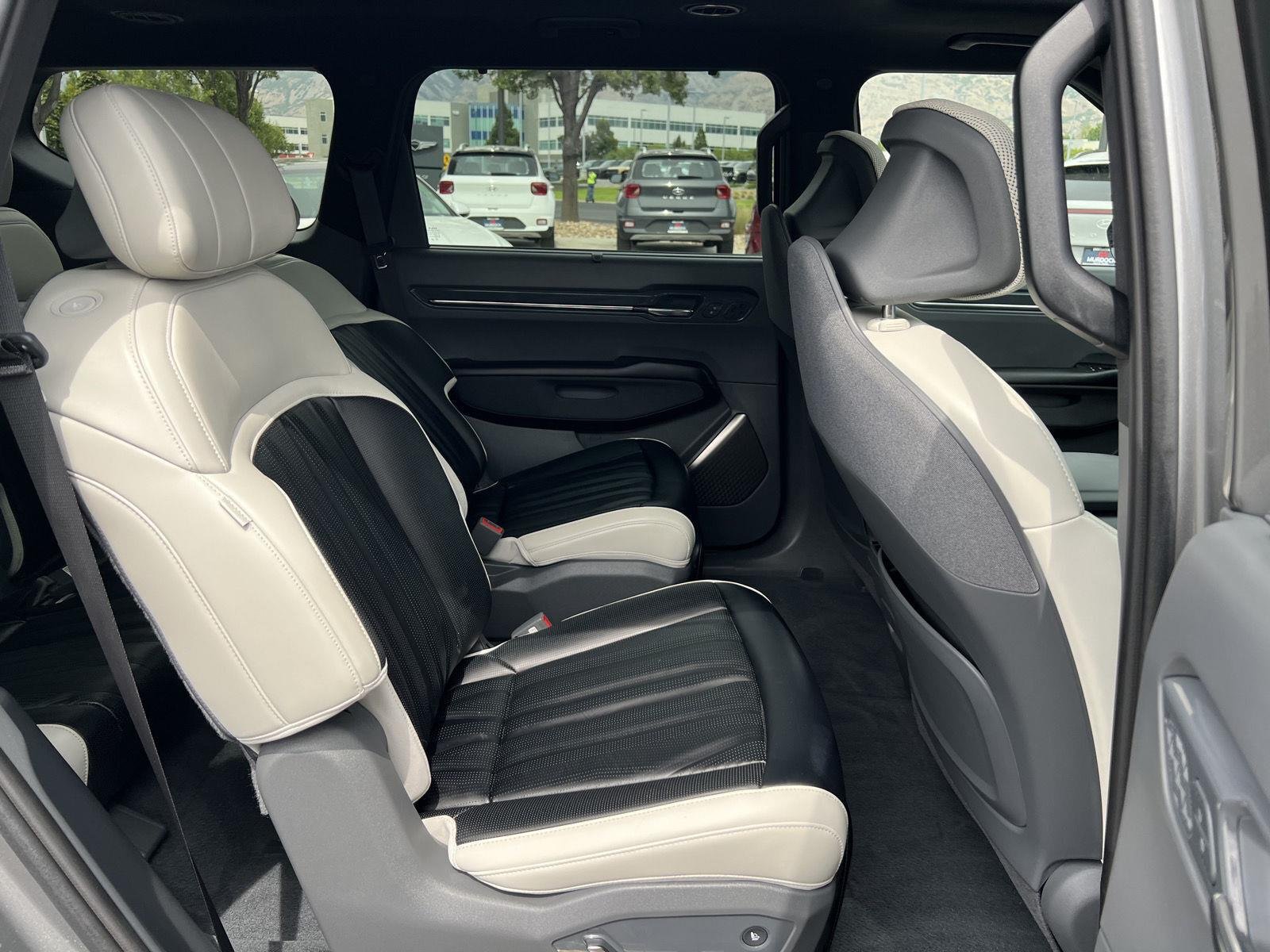 Used 2025 Pebble Gray Kia GT-Line image 31