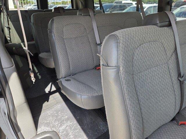 Used 2025 Summit White Chevrolet LT image 27