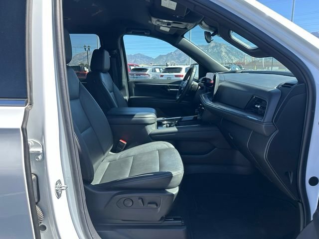 2025 Chevrolet Suburban LT - Photo 30
