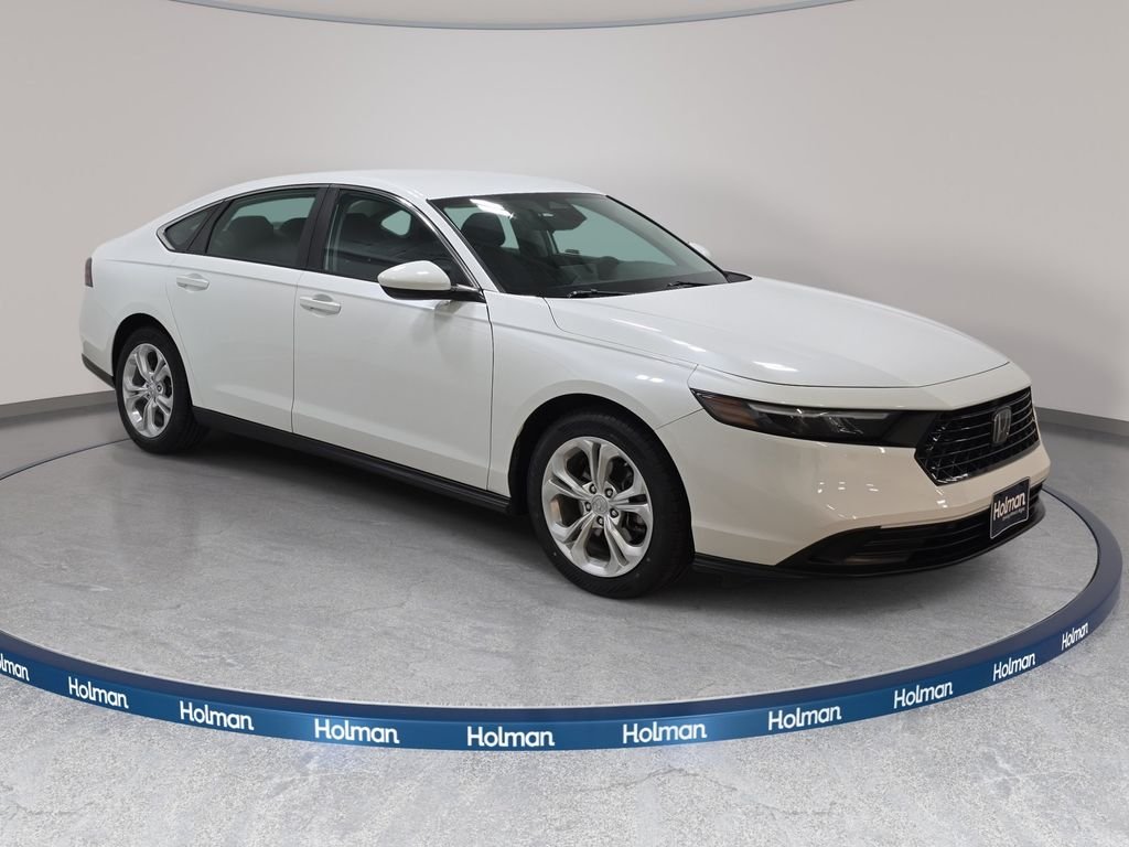 Used 2023 White Honda LX image 4