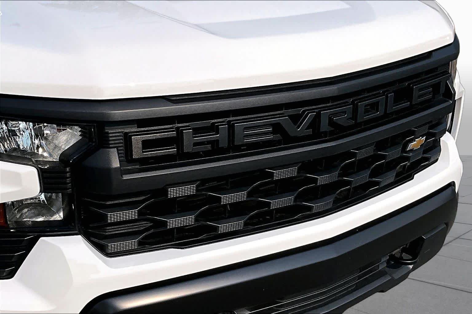 Used 2026 Summit White Chevrolet Work Truck image 29