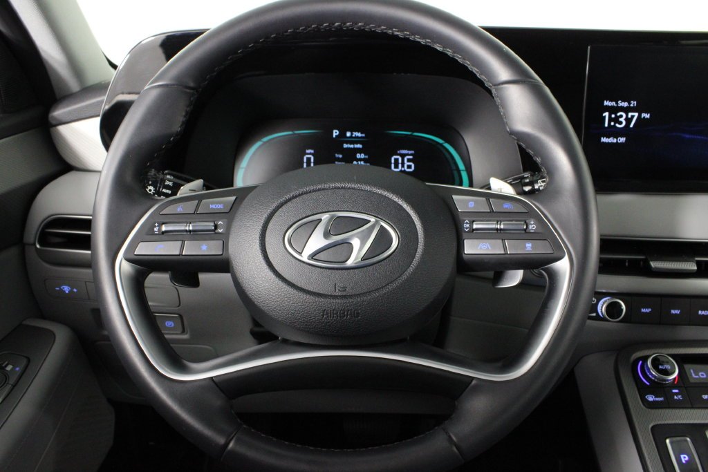 Certified Used 2025 Silver Hyundai SEL image 10