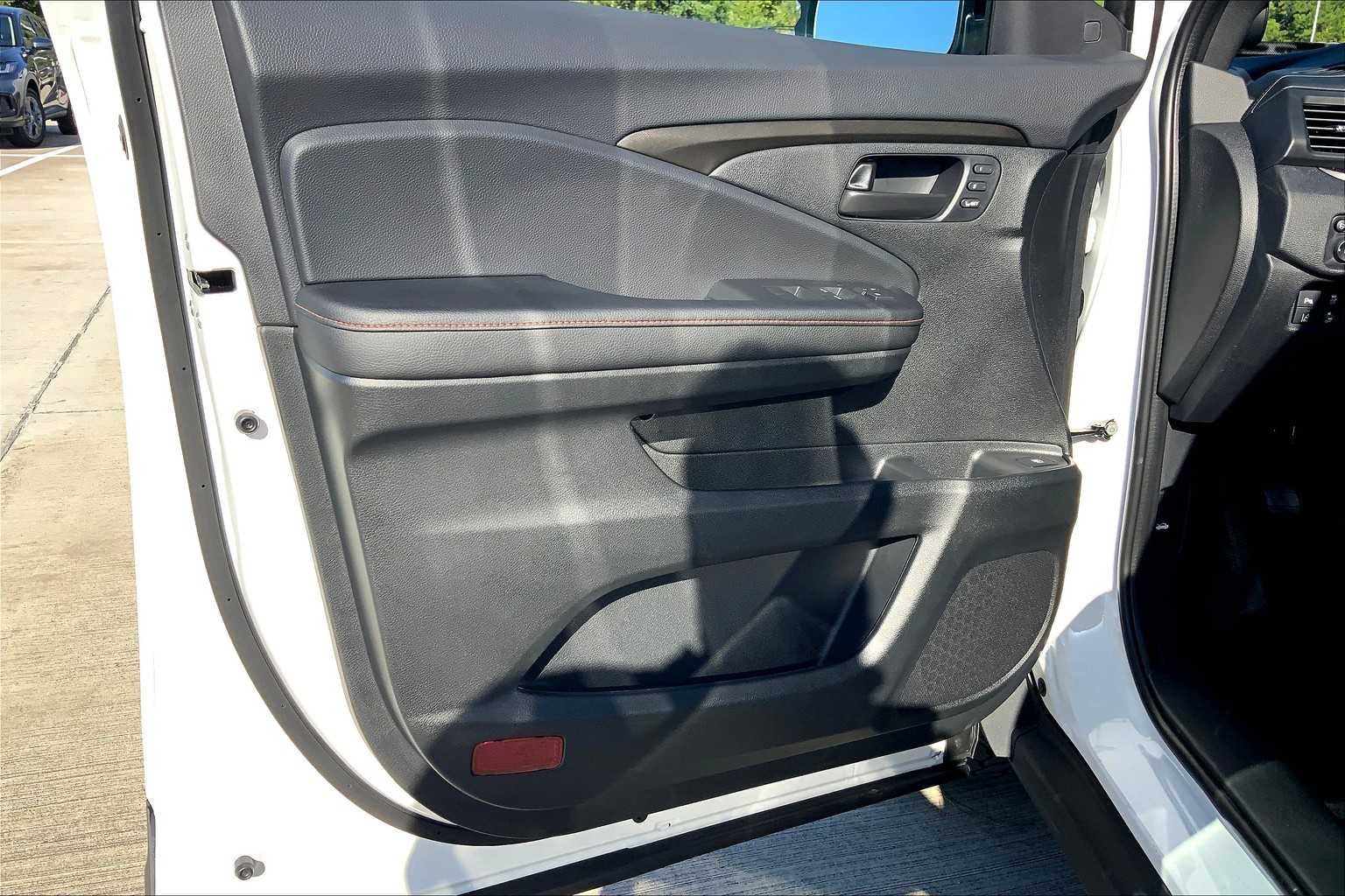 New 2026 Platinum White Pearl Honda TrailSport image 10