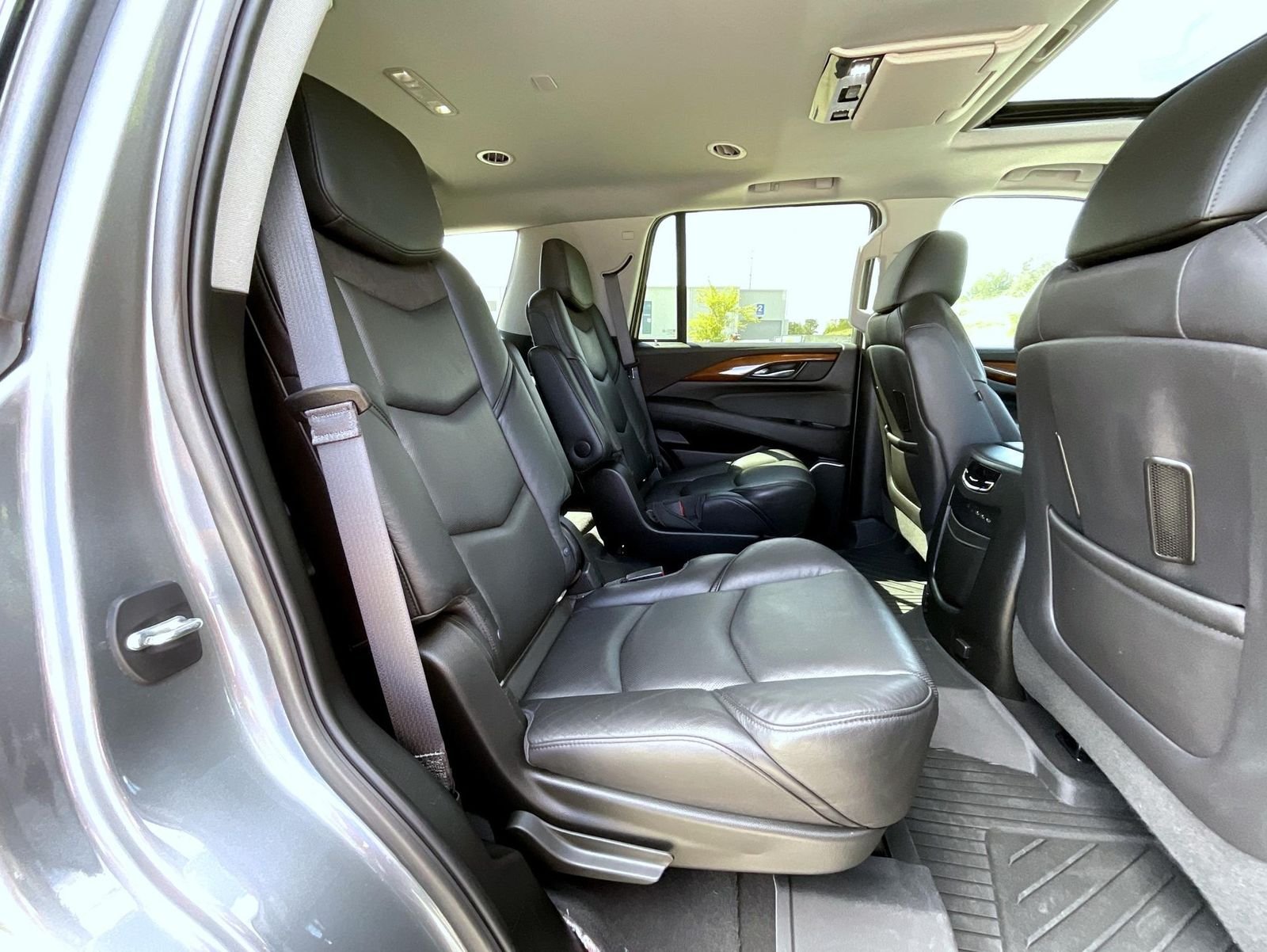 Used 2019 Gray Cadillac Premium Luxury image 19