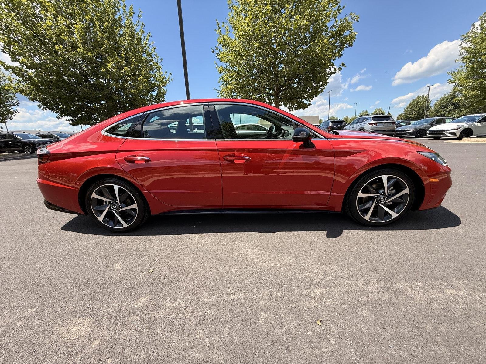 Used 2021 Calypso Red Hyundai SEL Plus image 2