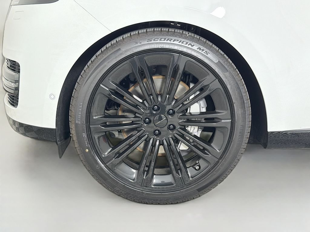 New 2026 Fuji White Land Rover SE image 33