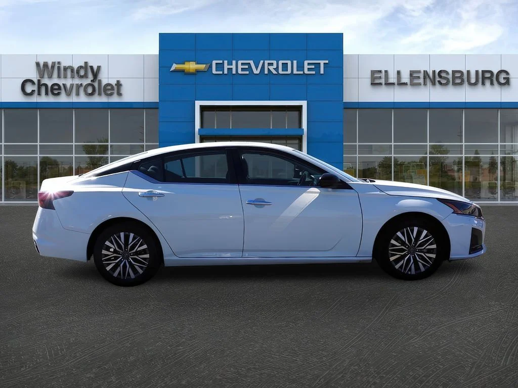 2025 Nissan Altima SV - Photo 8