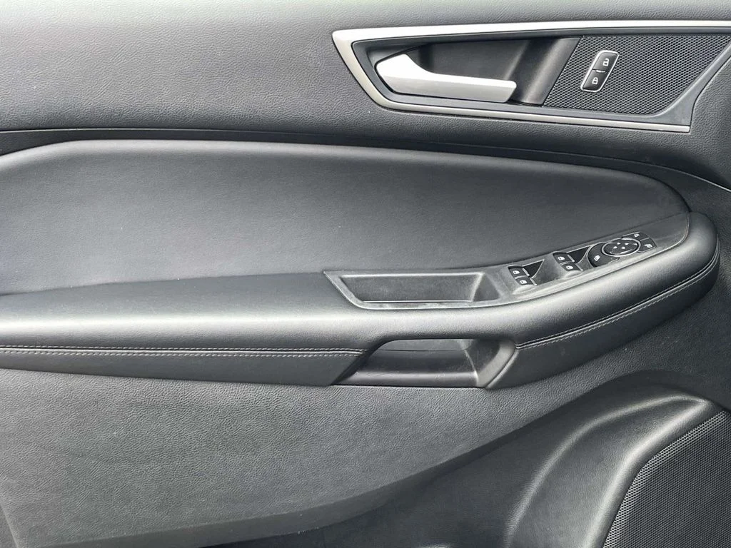 Used 2024 Gray Ford SEL image 24