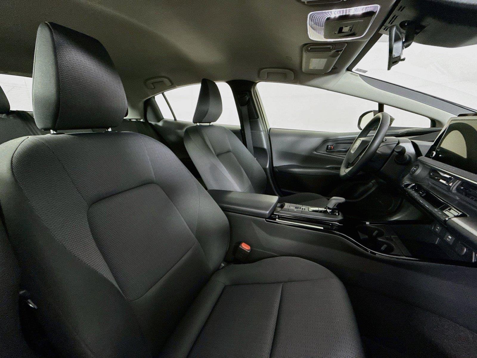 Used 2025 Wind Chill Pearl Toyota LE image 36
