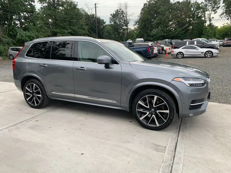 Used 2019 Gray Volvo T6 Inscription Sport Utility 4D image 11