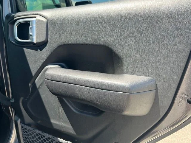 Used 2018 Gray Jeep Unlimited Sport S image 25