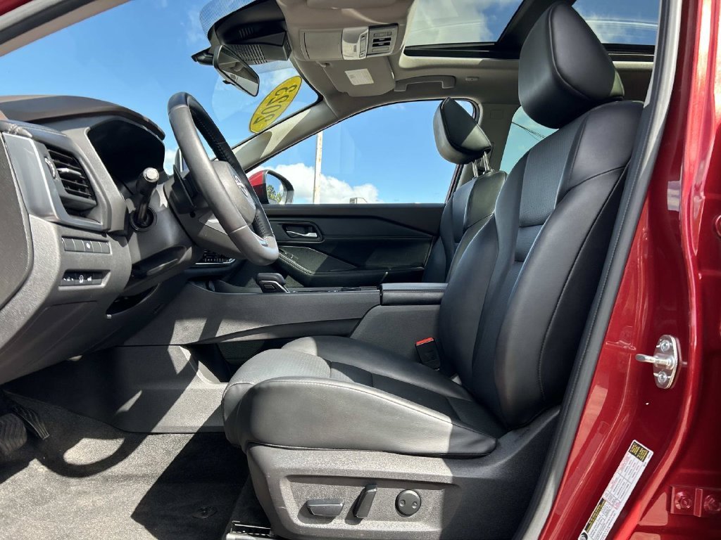Used 2023 Red Nissan SV image 13