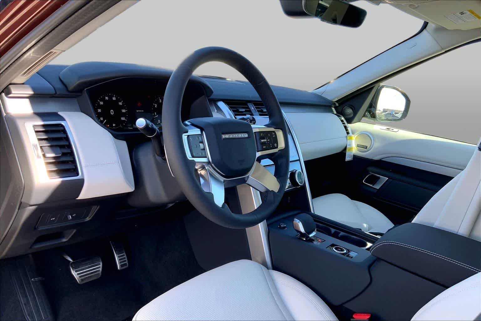 New 2026 Sedona Red LAND ROVER Gemini Edition image 8