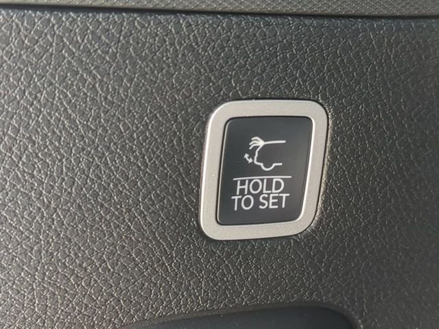 New 2026 High Gloss Black Exterior Paint Jeep Summit Reserve image 15