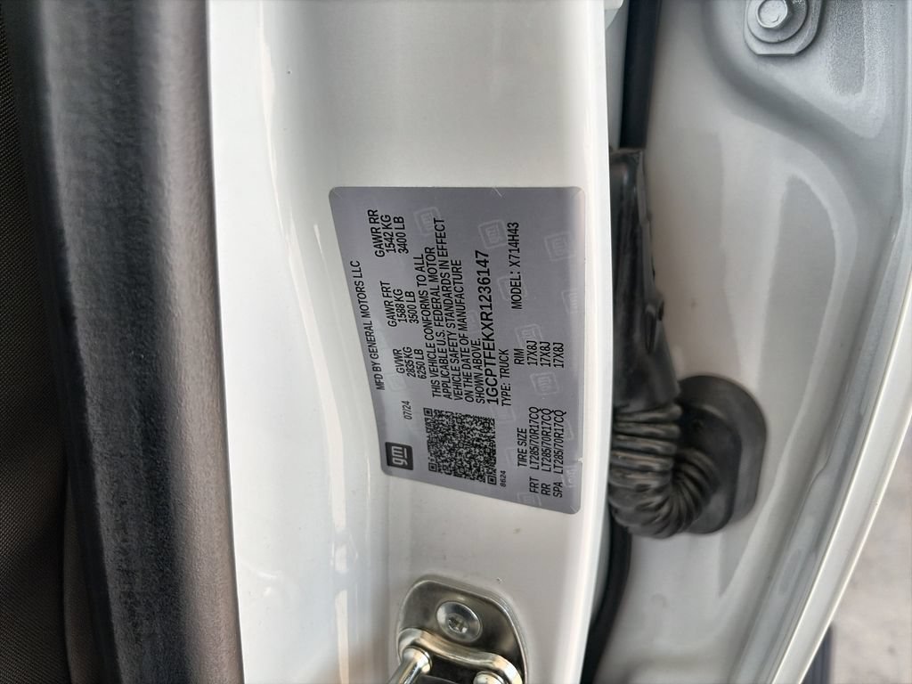 Used 2024 Summit White Chevrolet ZR2 image 35