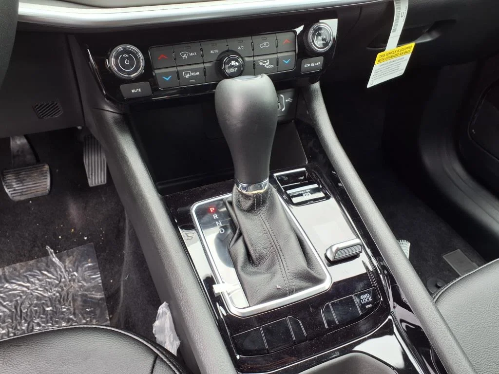 2025 Jeep Compass Limited - Photo 18