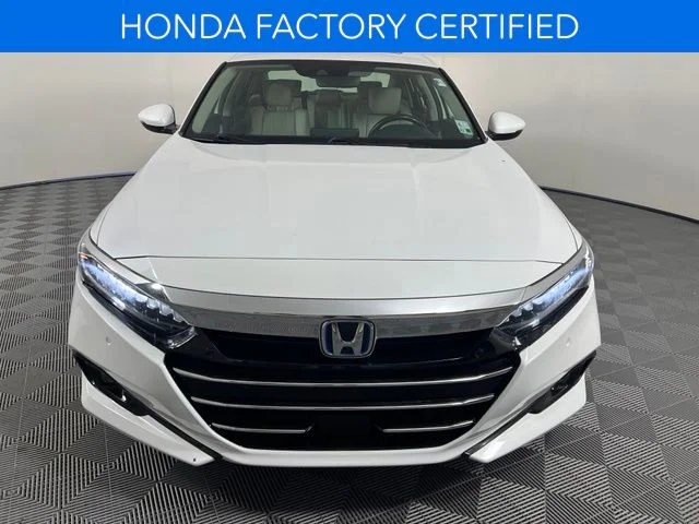Used 2022 White Honda Touring image 2