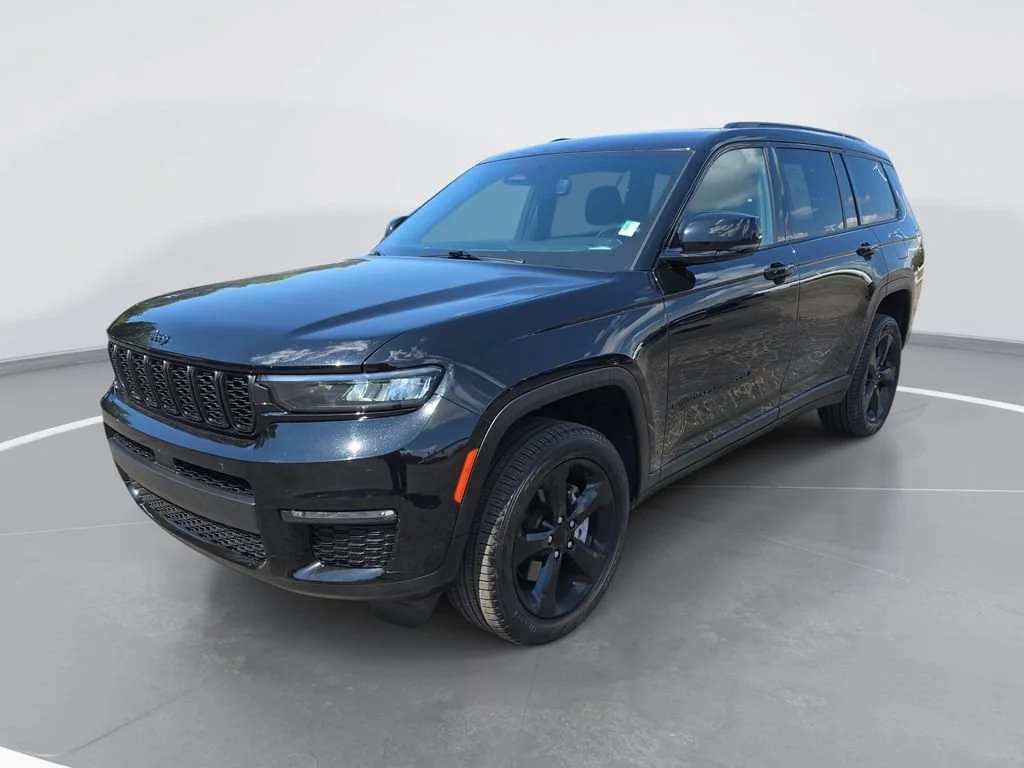 Used 2024 Black Jeep Limited 4x4 image 9
