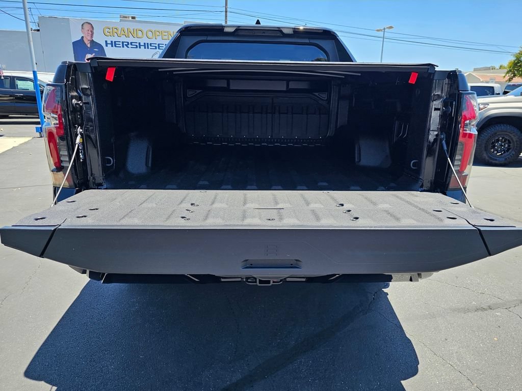 New 2026 Black Chevrolet RST Stars and Steel Edition - Extended Range image 16