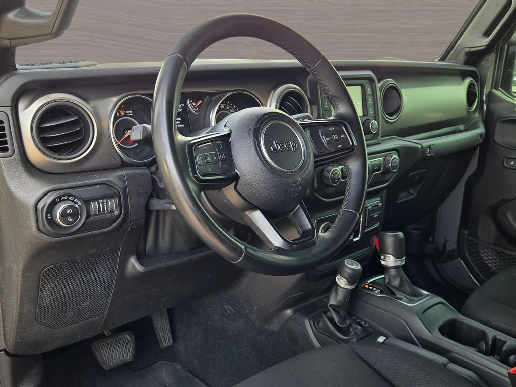 Used 2020 Gray Jeep Sport image 23
