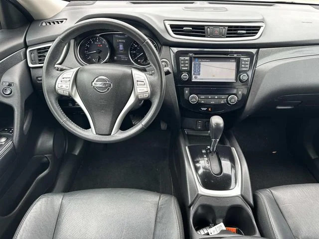 Used 2015 Silver Nissan SL image 17