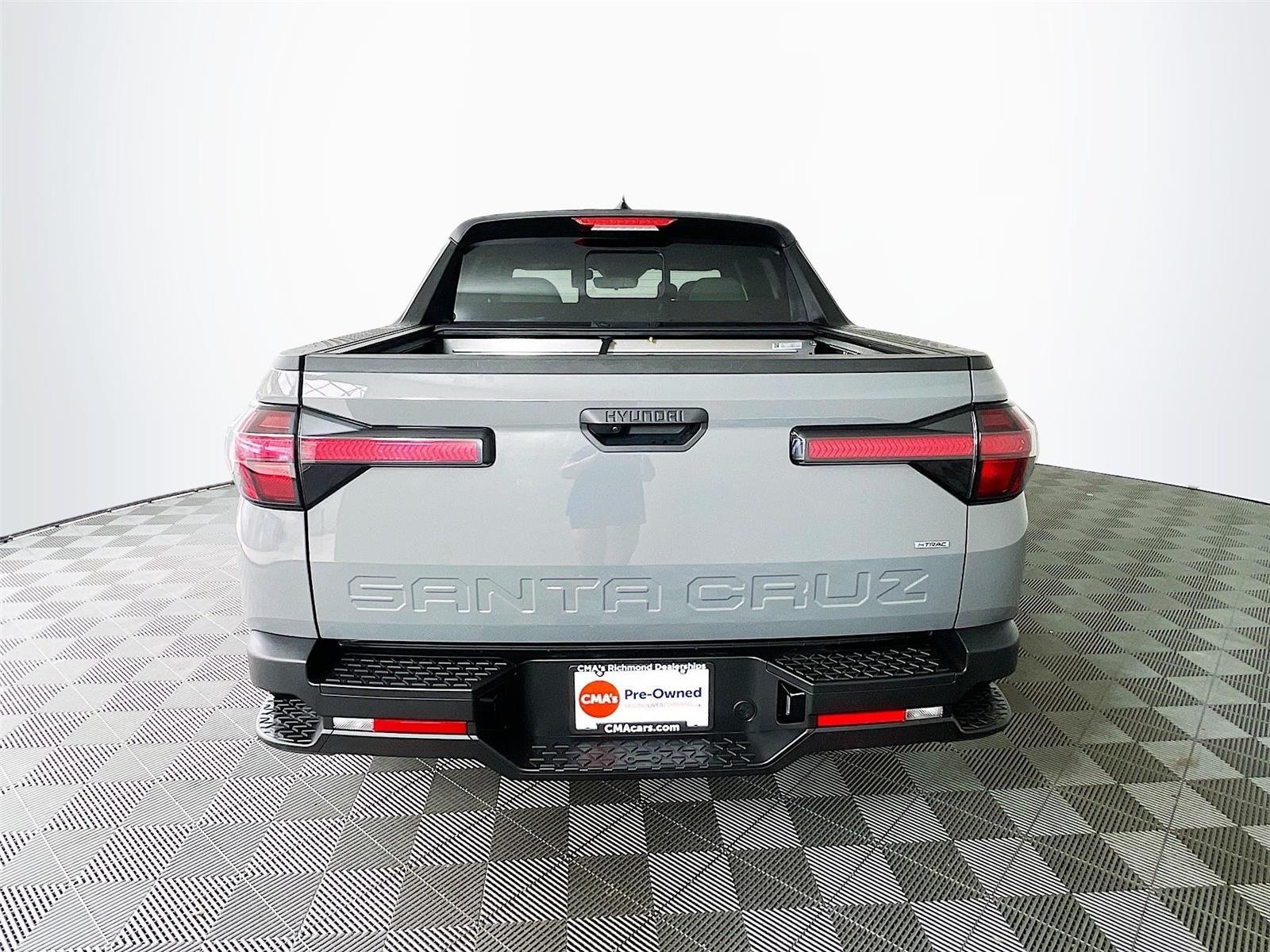 Used 2025 Hampton Gray Hyundai SEL Activity image 9